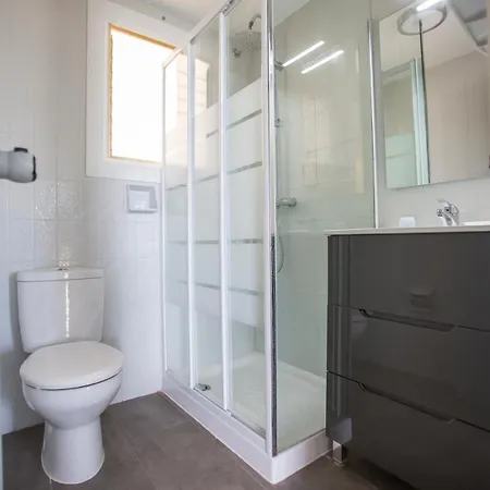 Views! 2br Flat - Wi-fi, Ac, Parking